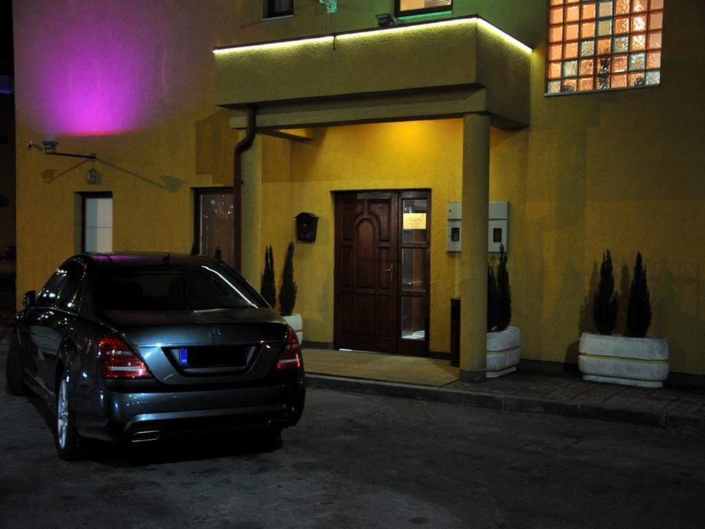 Hotel Arizona Sarajevo Lukavica Eksteriør billede