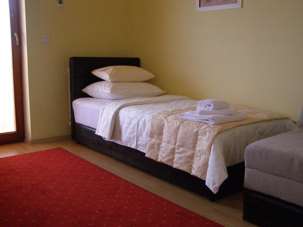 Hotel Arizona Sarajevo Lukavica Eksteriør billede