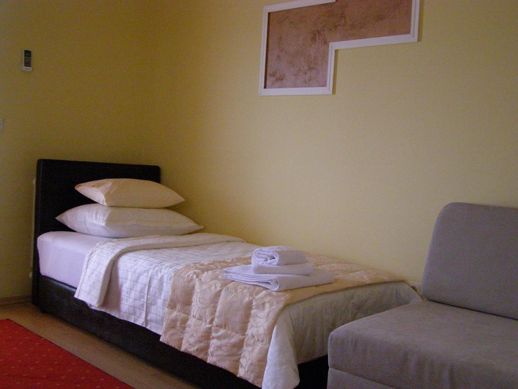 Hotel Arizona Sarajevo Lukavica Eksteriør billede
