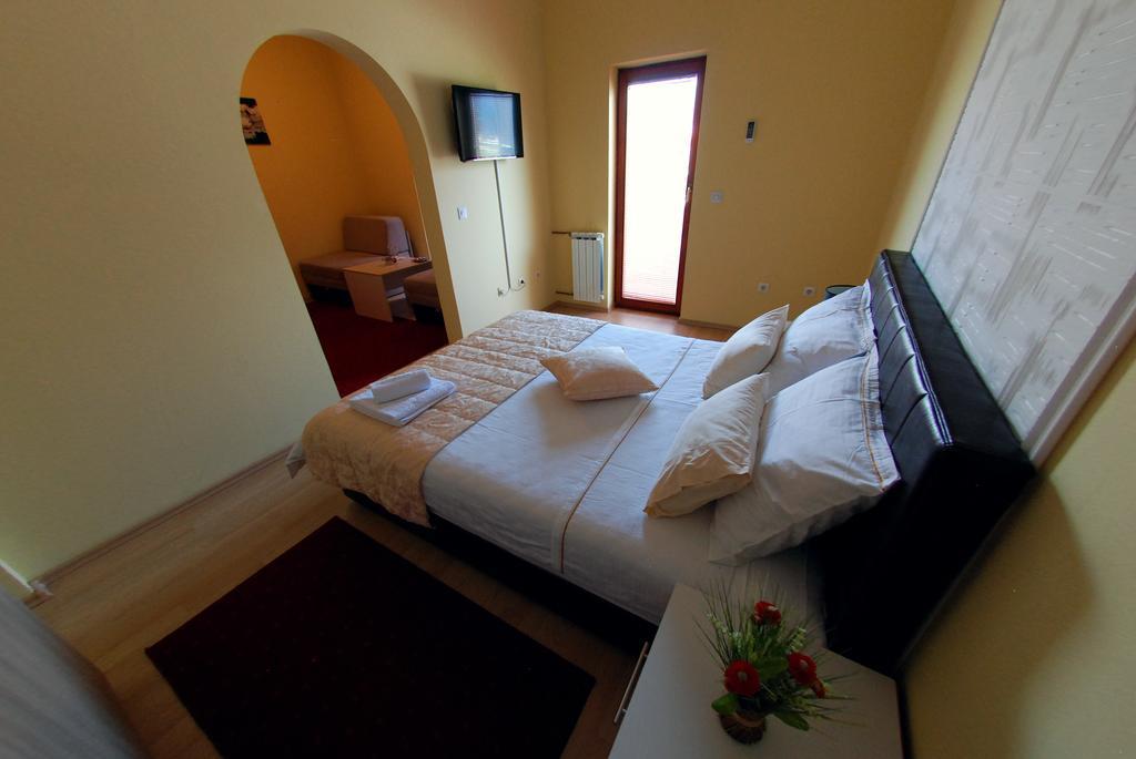 Hotel Arizona Sarajevo Lukavica Eksteriør billede
