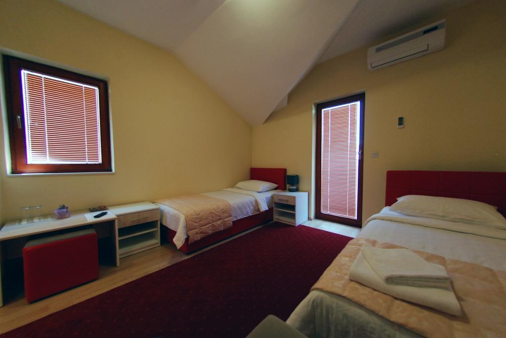 Hotel Arizona Sarajevo Lukavica Eksteriør billede